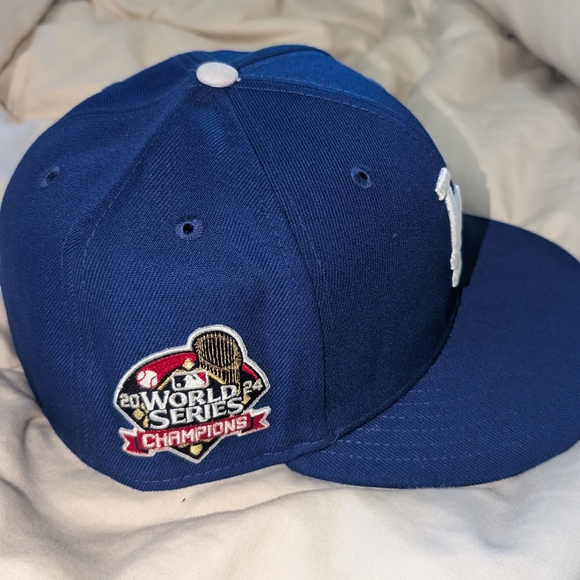 LA Dodgers Hat - Picture 2 of 8